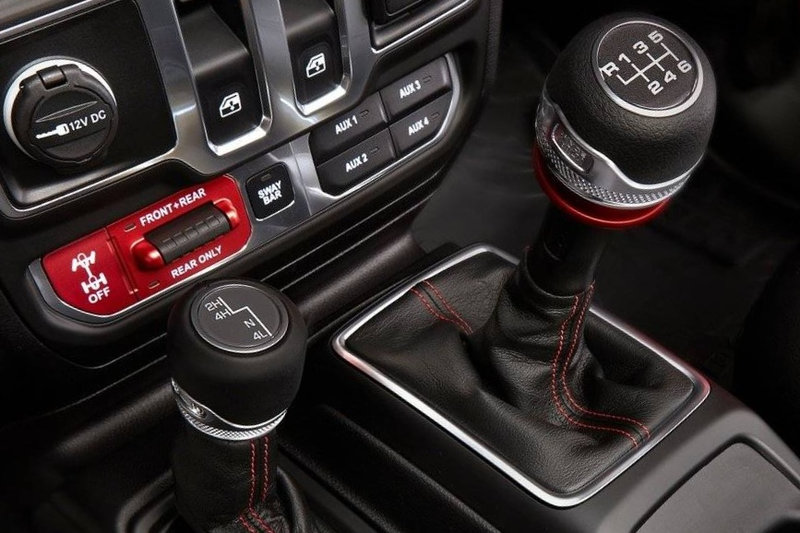 Illustration for article titled Behold this knob, which displays one of the most significant additions to the new Jeep Wrangler